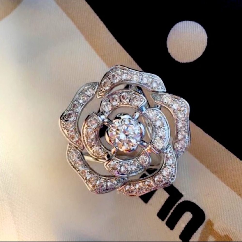 Luxury fashion camellia crystal scarves rings